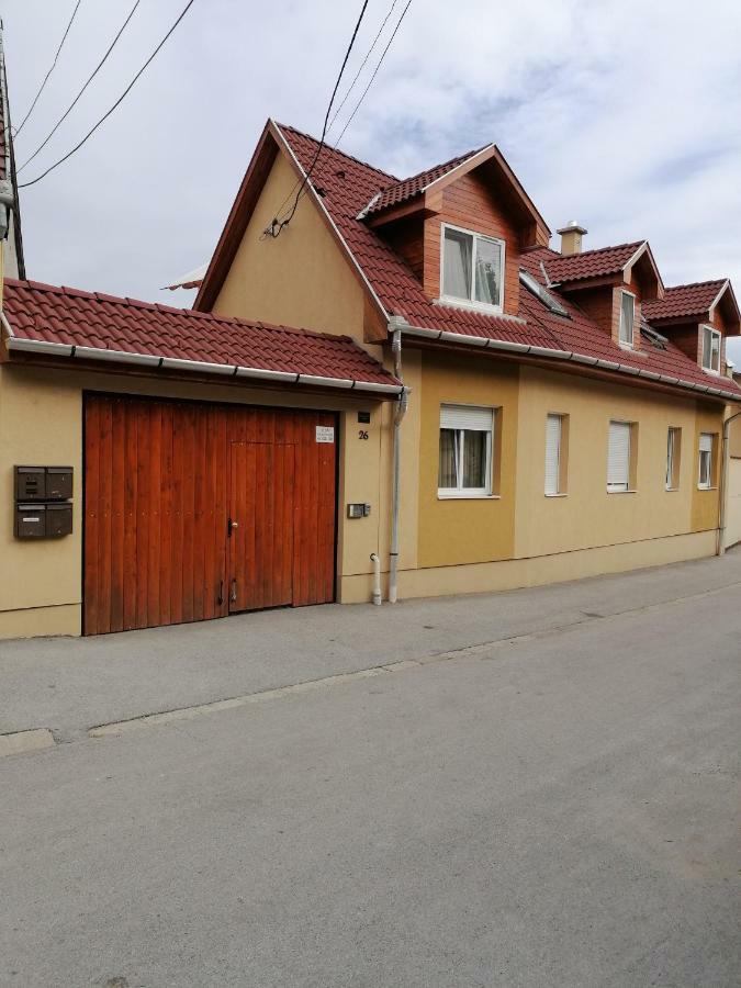 Zita Apartman Eger Exterior foto